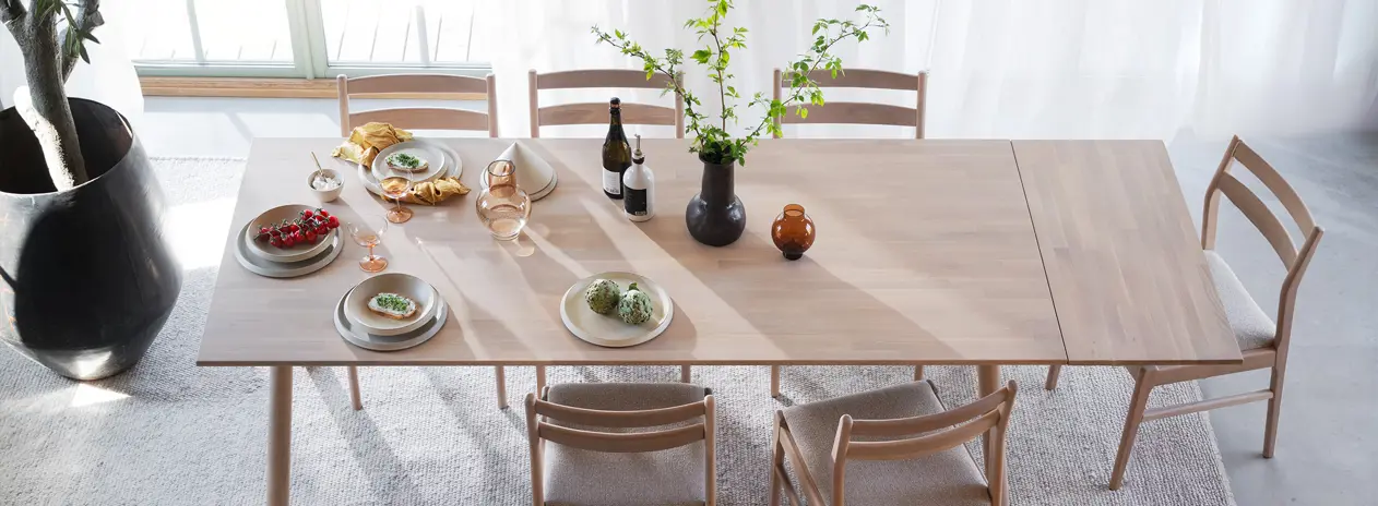 Clapperton dining table Kerwin chair ww.