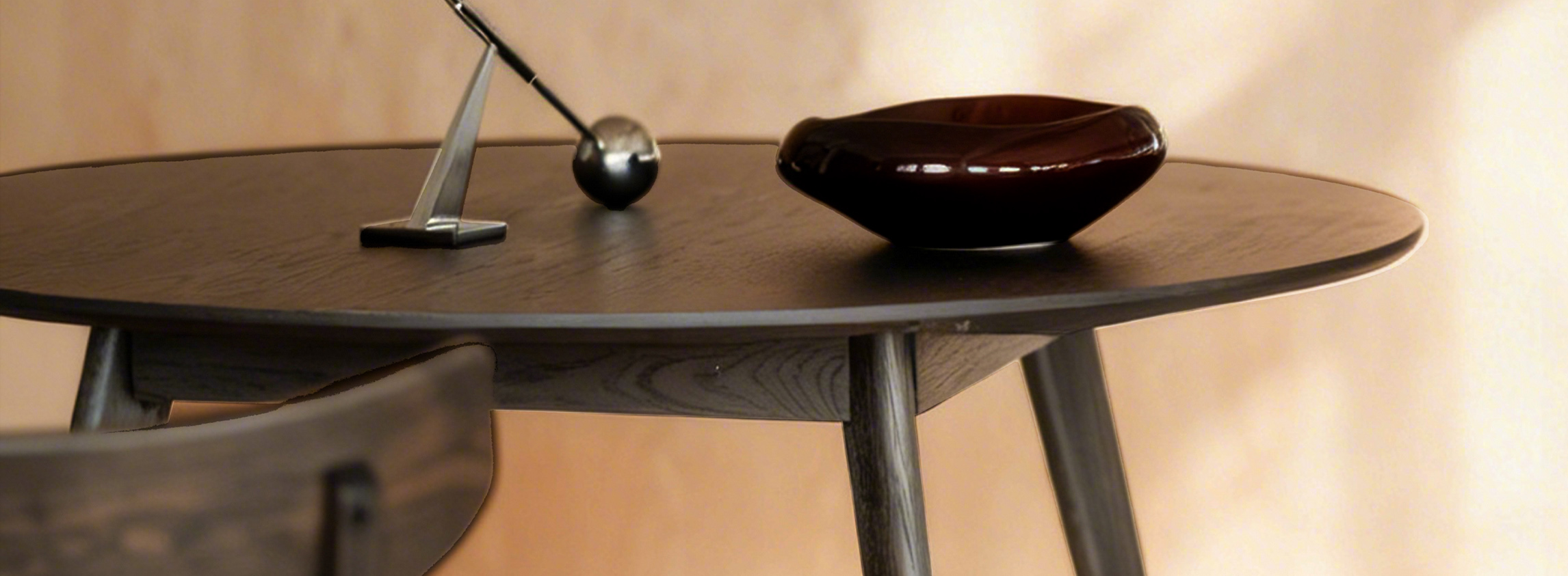 Closeup yumi dining table brown 119212.