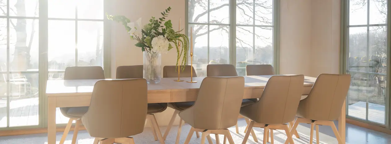 Dining table gardner Alison chair leather.