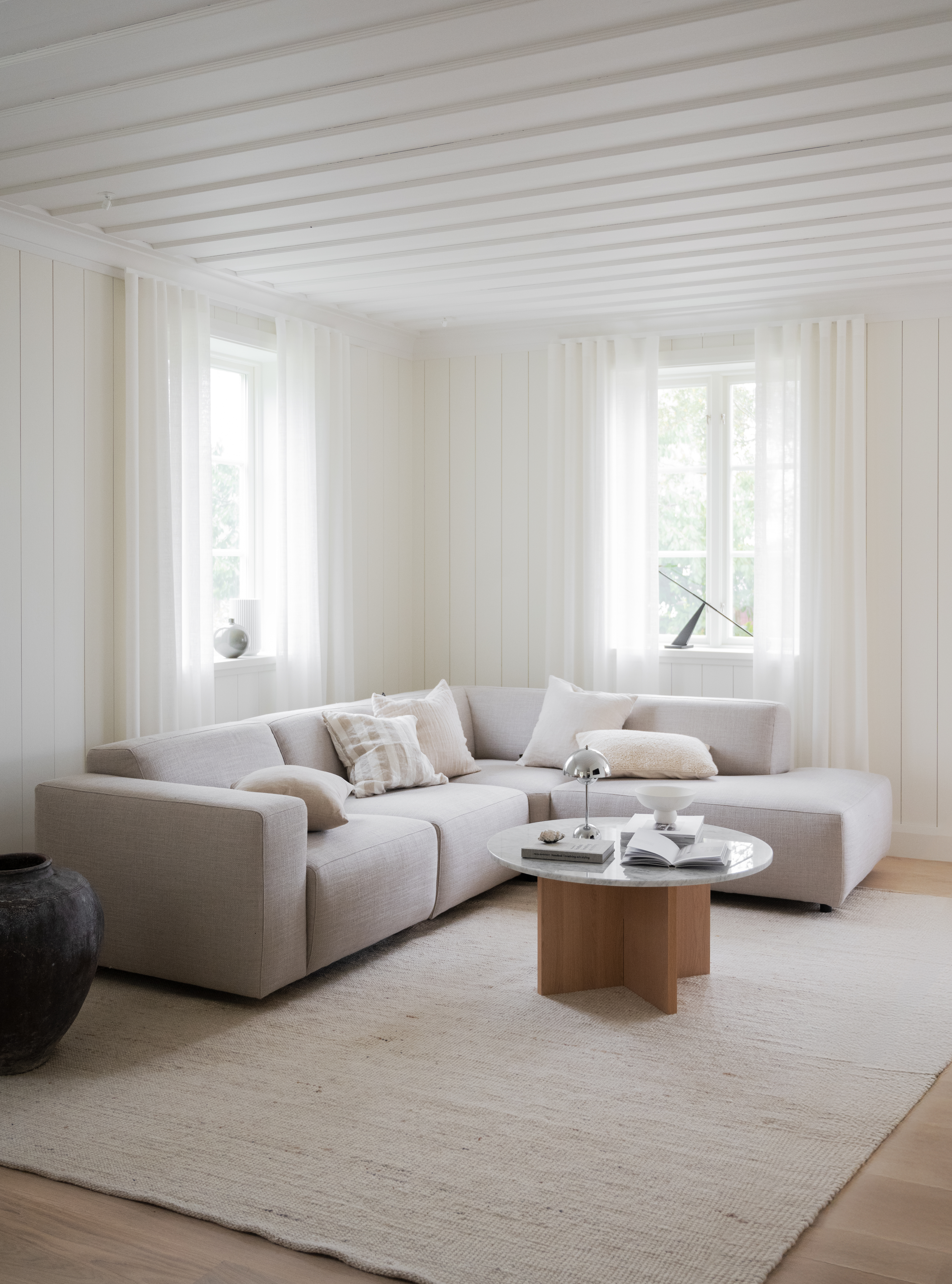 mqk　Chaosルーロウニットベストオフホワイト モヘア Brooksville coffee table, White/whitewash, 90x90 cm | Rowico Home