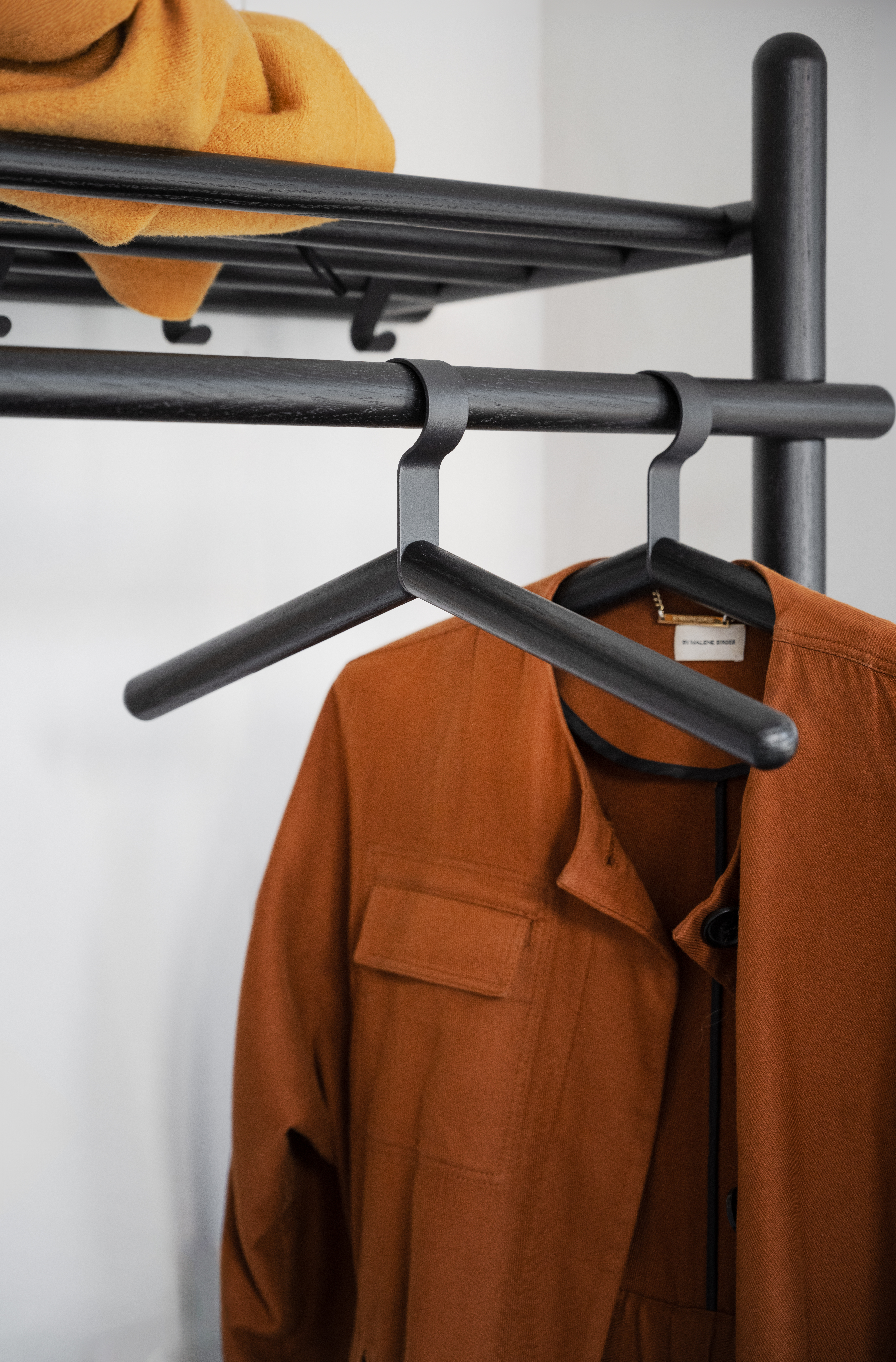 Milford hanger, Black, 45x3x18 cm | Rowico Home