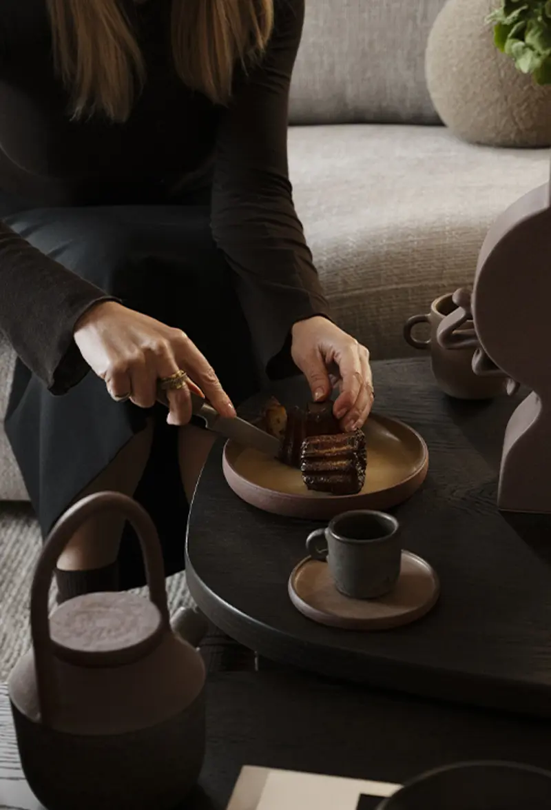 Cutting cake billings coffee table.