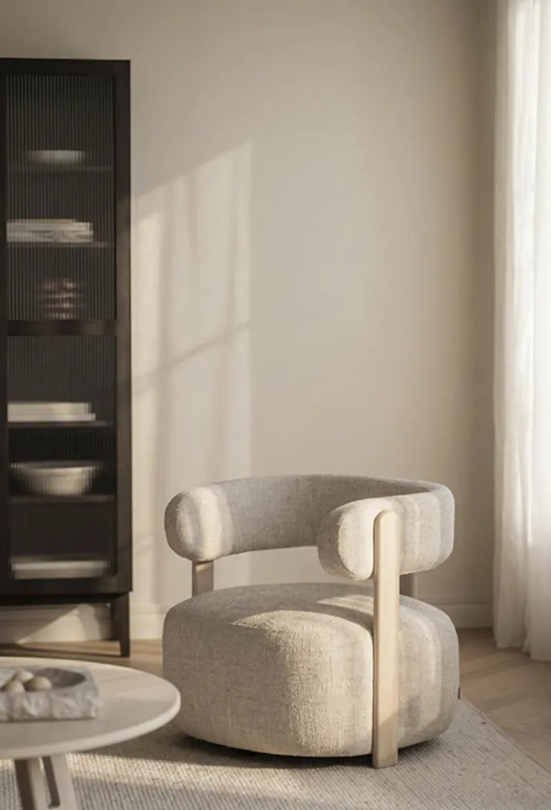 Jenison louge chair round edges.