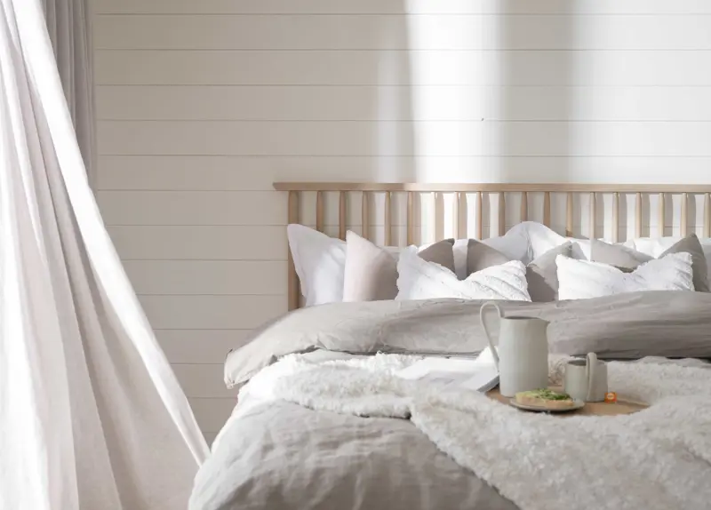 120438 b mb Riggins headboard whitewash 1042 748px.