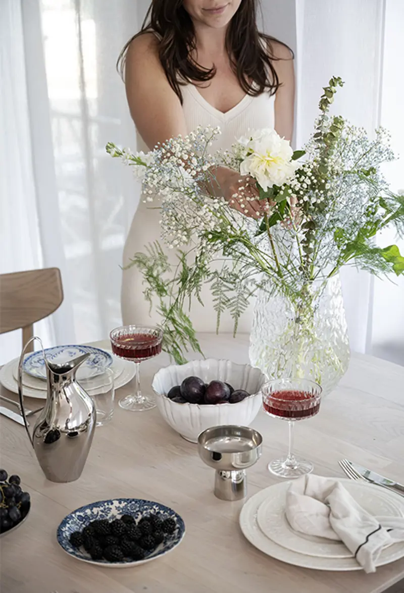 Filippa diningtable whitewash chrome details Image portrait px