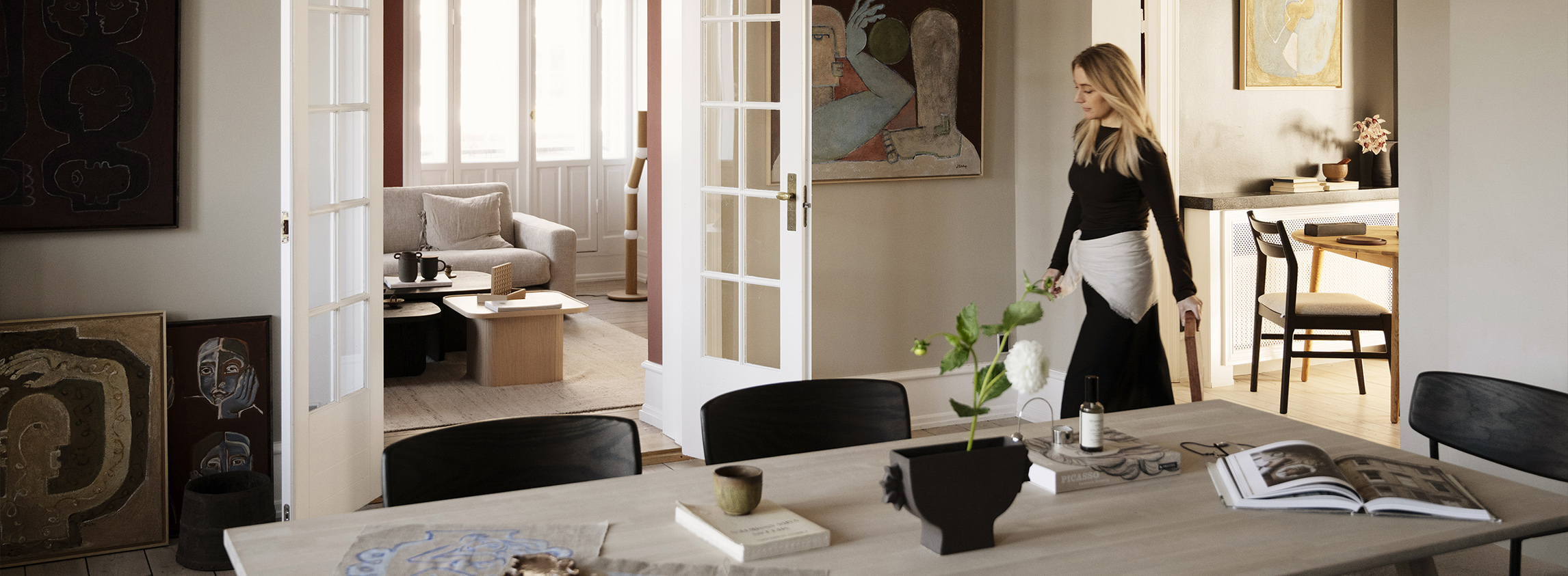 Clapperton dining table maymont chair.