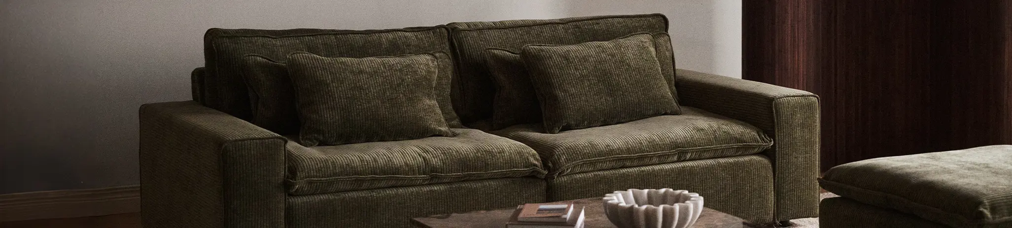 Rawlins sofa green.