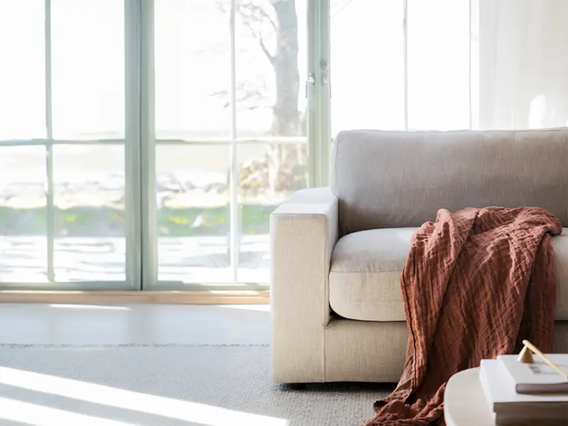 Landgon soffa front view.