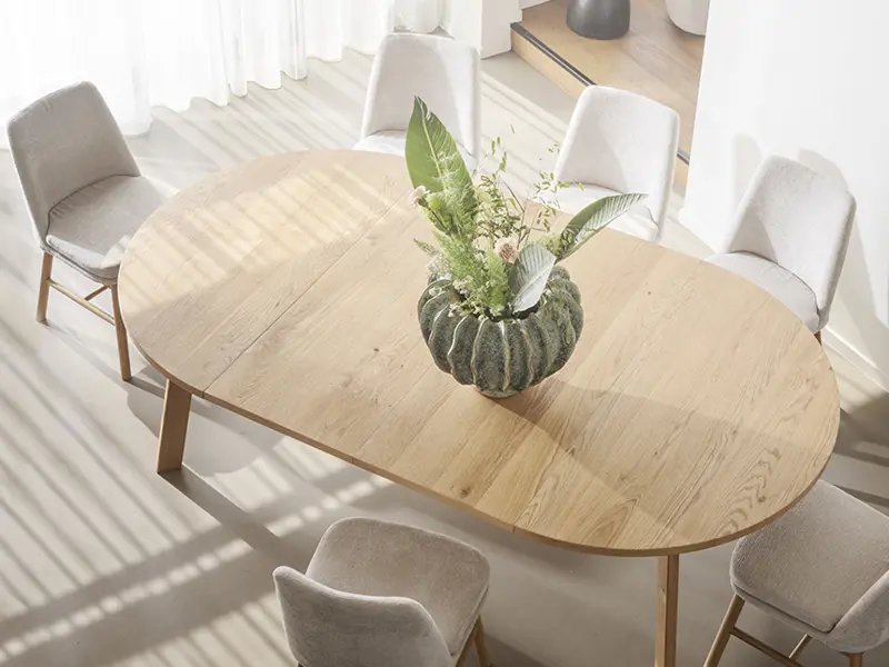 Glenside dining table oak amesbury chair beige.